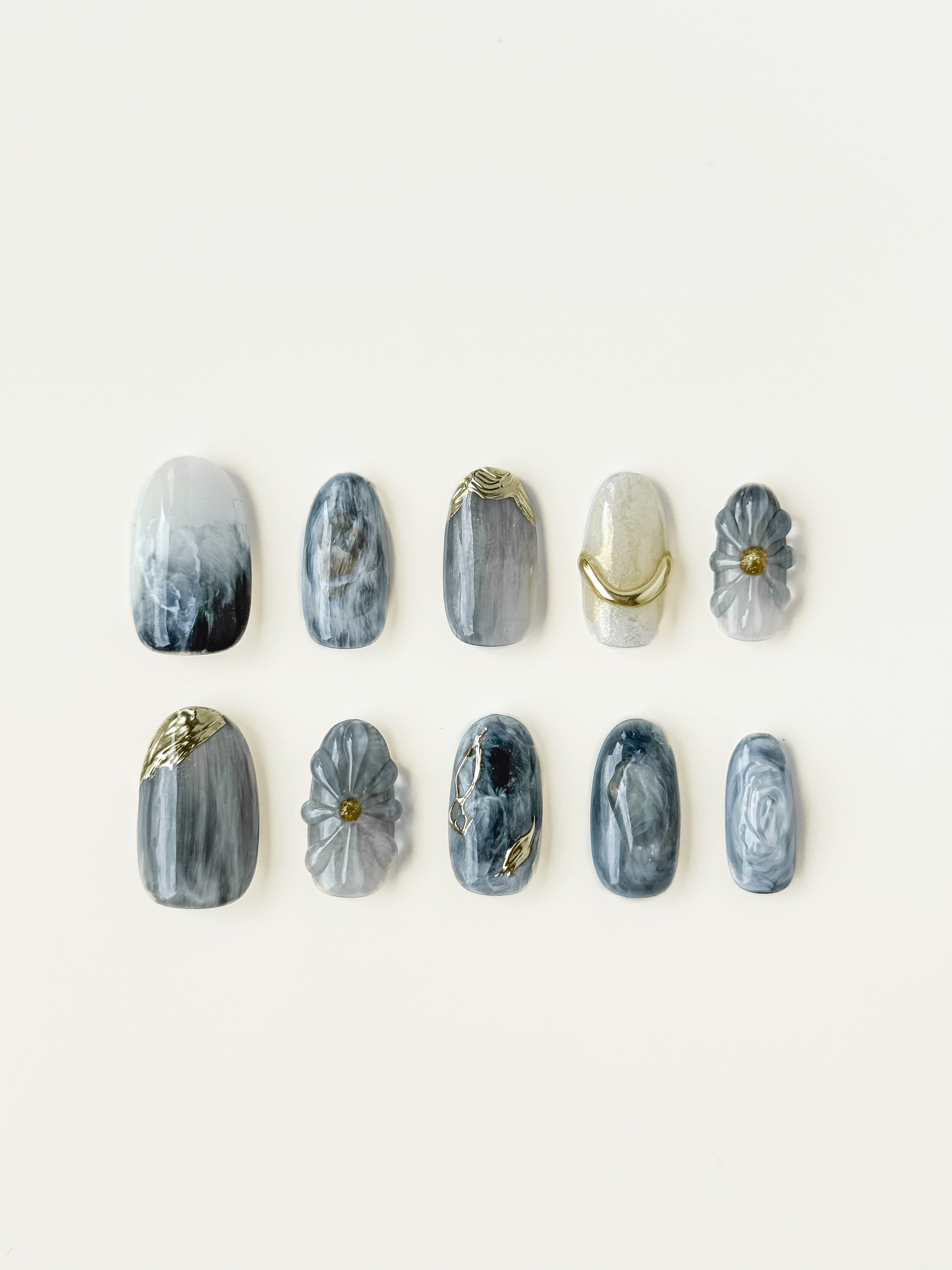 Blue Mirage Press-On Nägel – Floral Marble Design