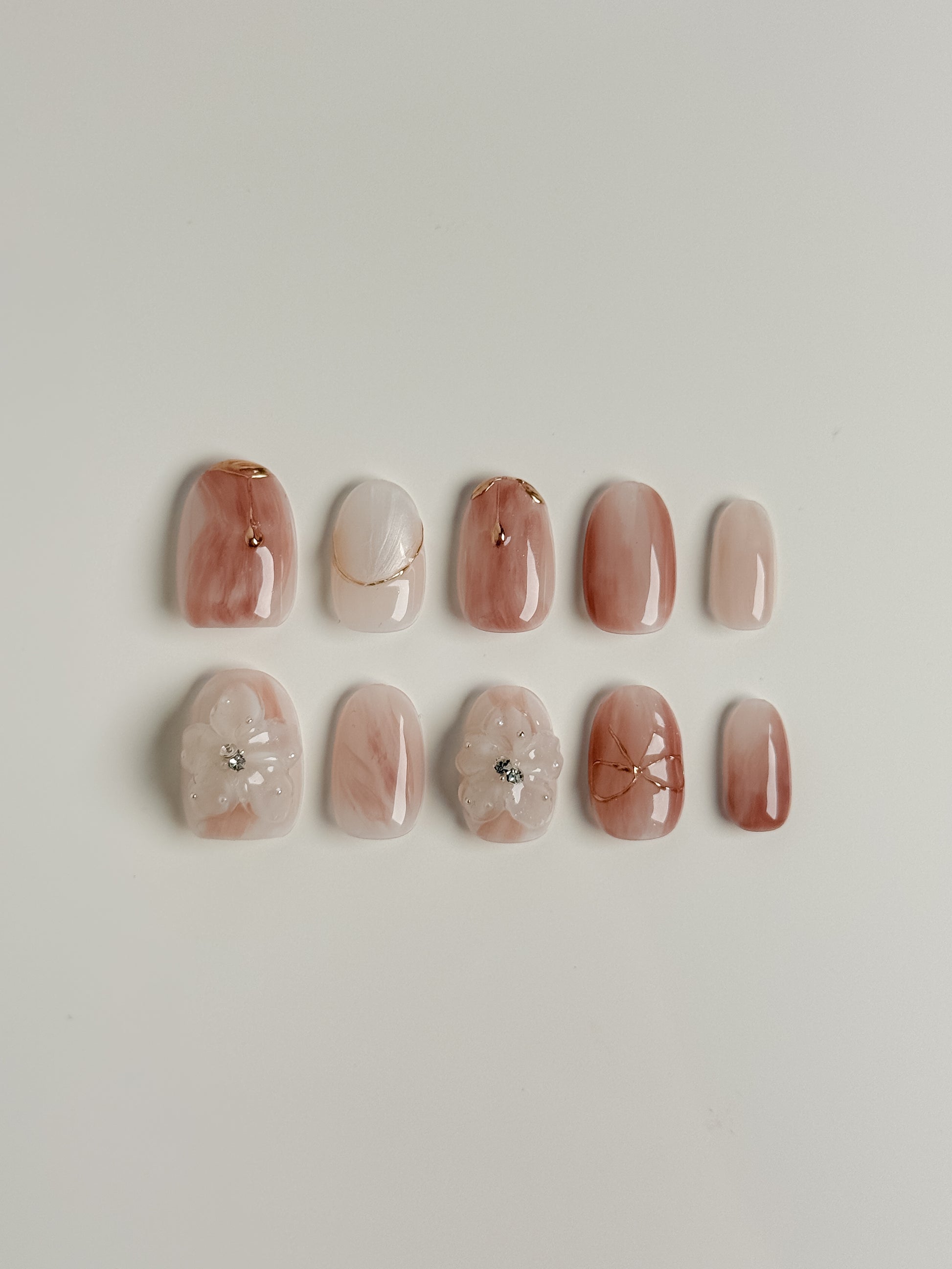 Blossom Mist Press-On Nägel – 3D Nude Blumen Look