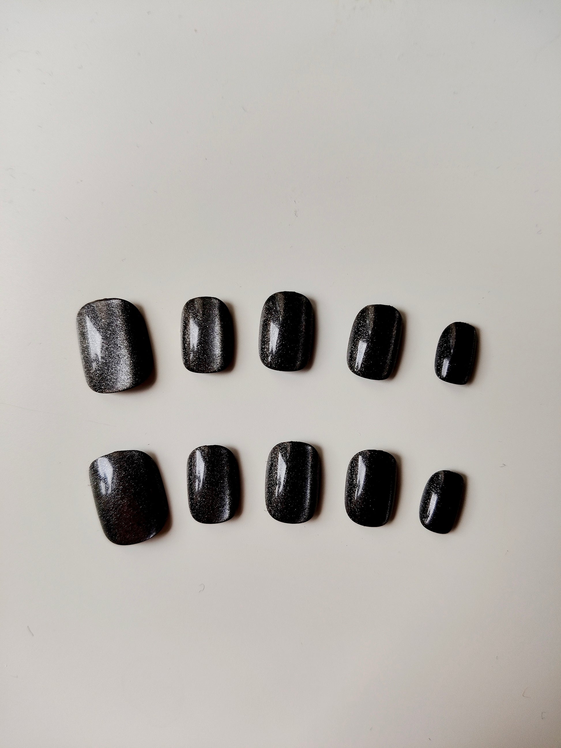 Midnight Dust – Magnetic Black Glitter Square Press-On Nails