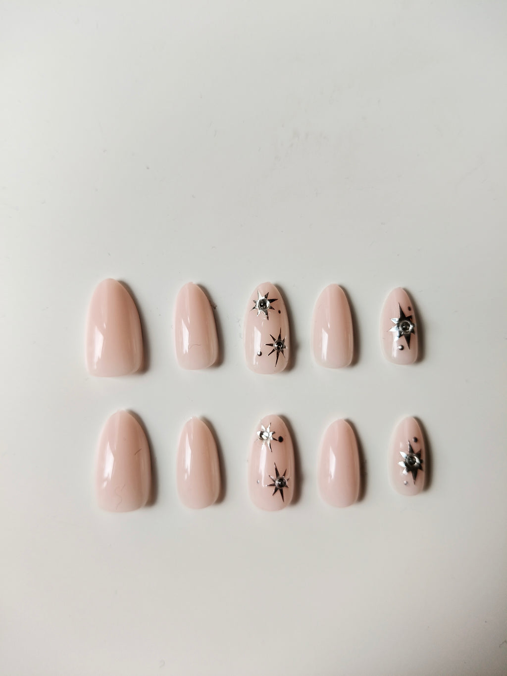 Starlight Nude – Elegant Nude Press-On Nails with Star Design