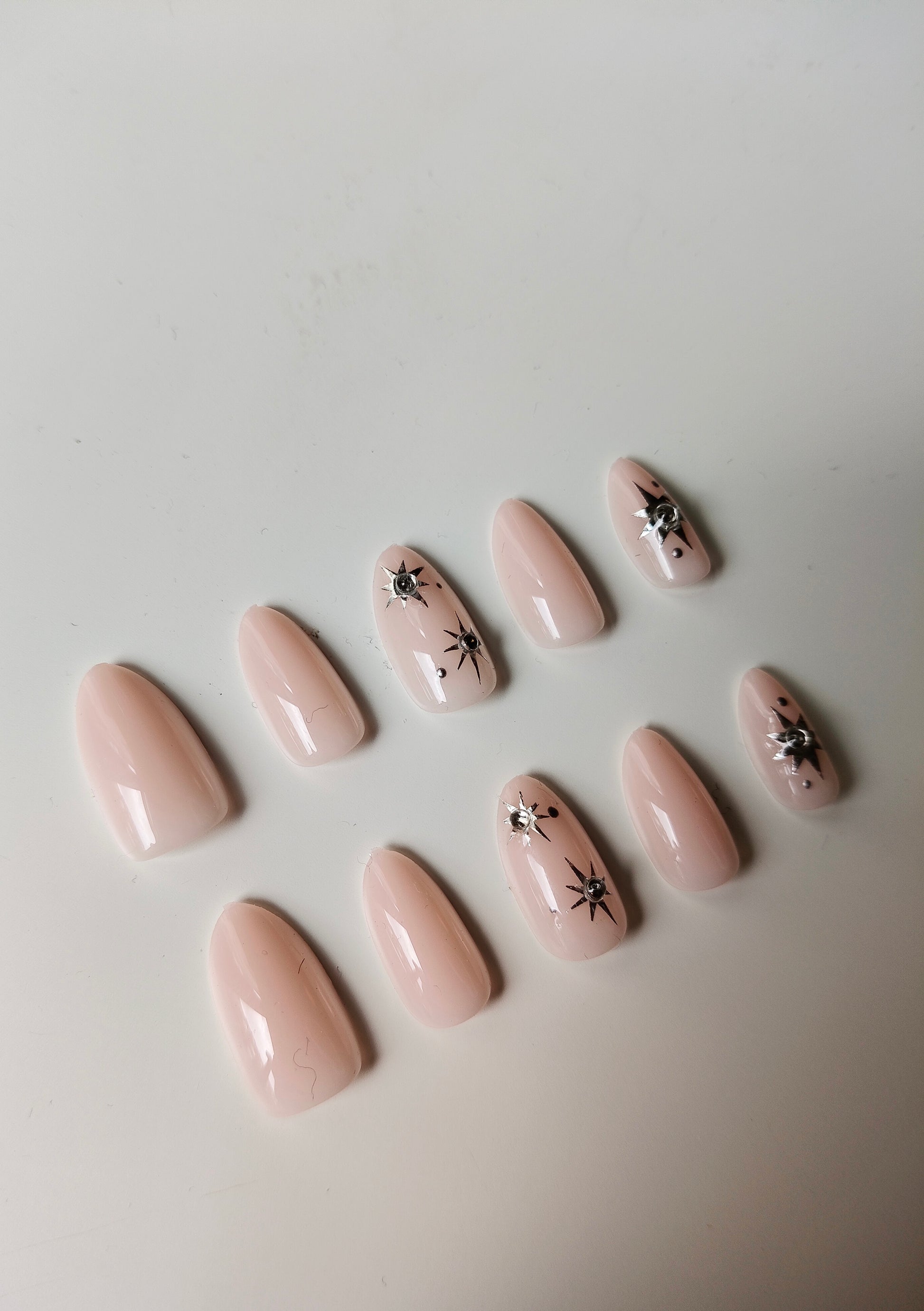 Starlight Nude – Elegant Nude Press-On Nails with Star Design