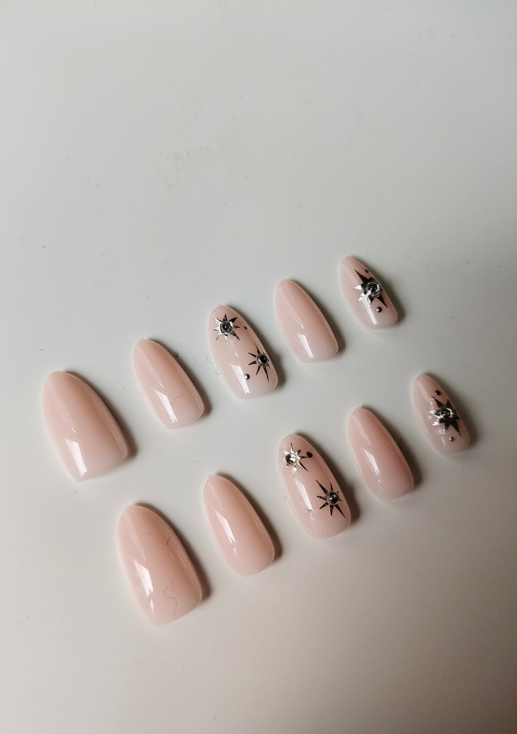 Starlight Nude – Elegant Nude Press-On Nails with Star Design