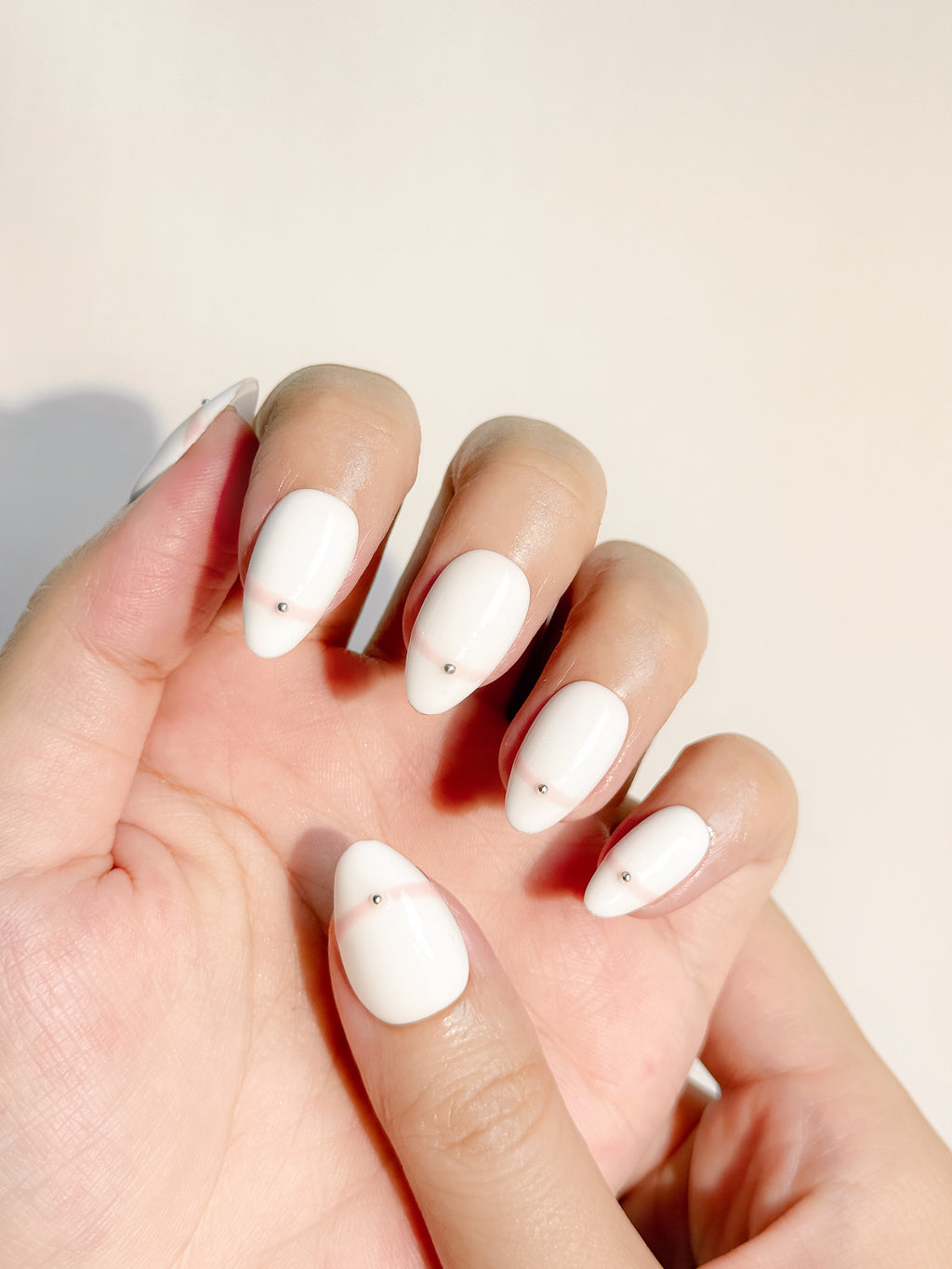 Pearl Whisper Press-On Nägel – Weiße Minimalist Eleganz