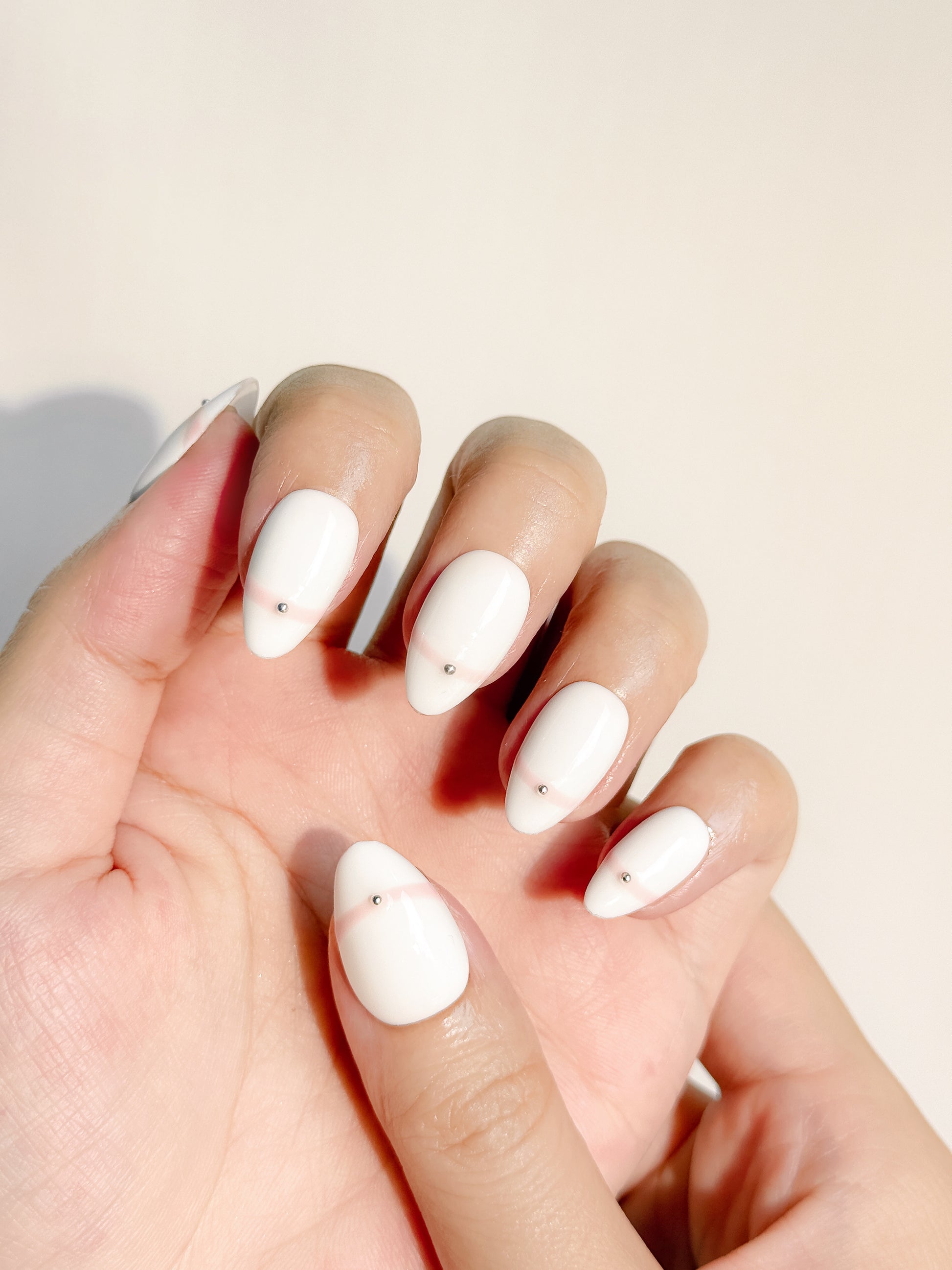 Pearl Whisper Press-On Nägel – Weiße Minimalist Eleganz