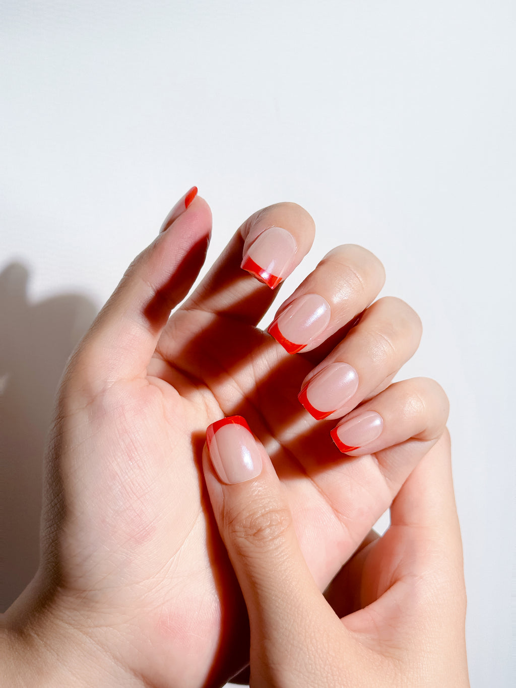 Rouge Line Press-On Nägel – Rote French Tip Eleganz