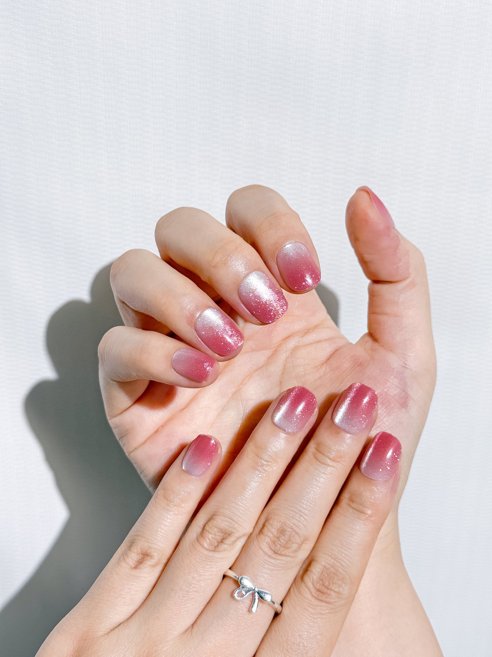 Sugar Plum Fade Nägel – Kurze Ombré Glitter Tips