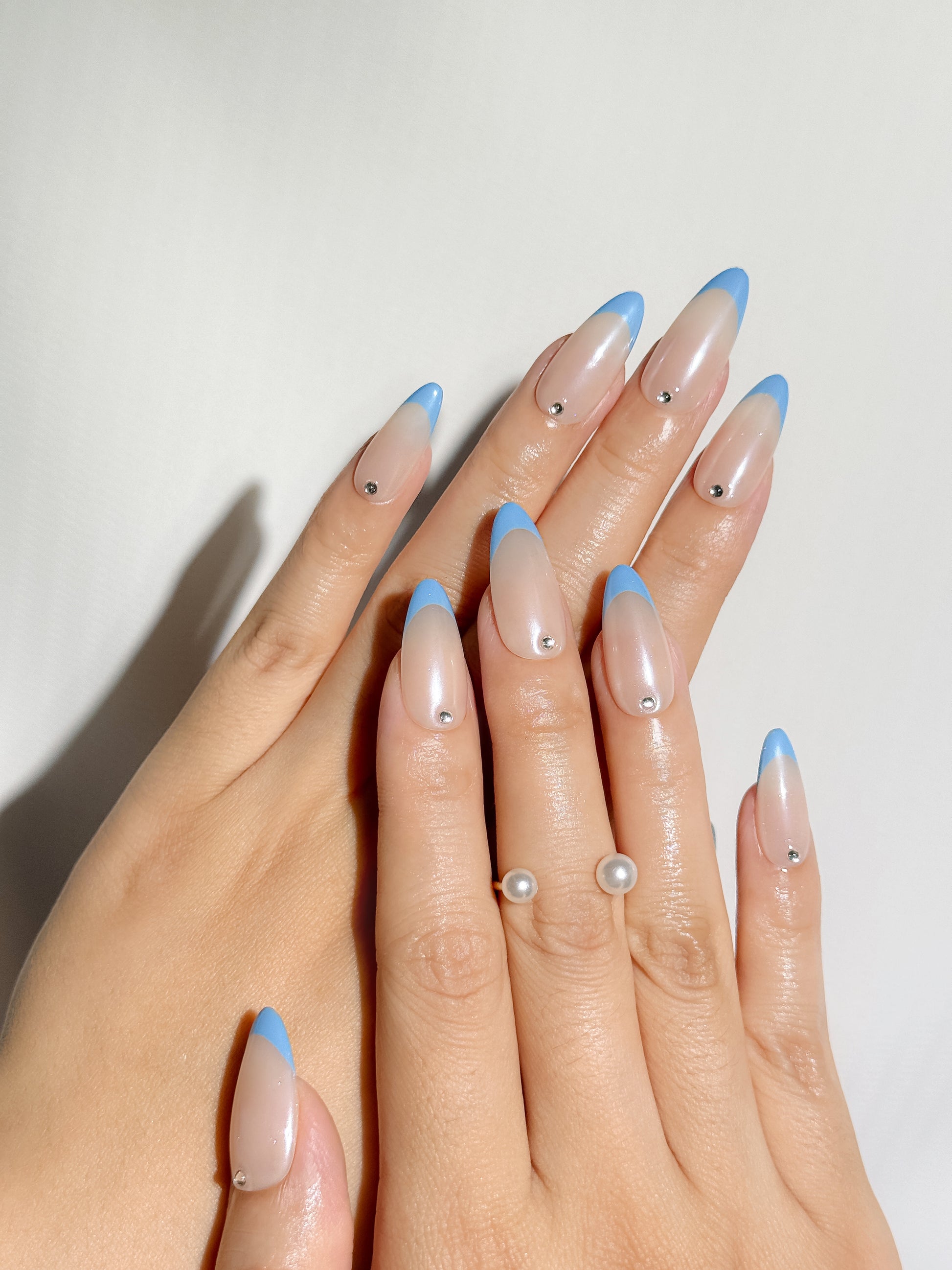 Blue Crush Press-On Nägel – French Tip Sommer-Look