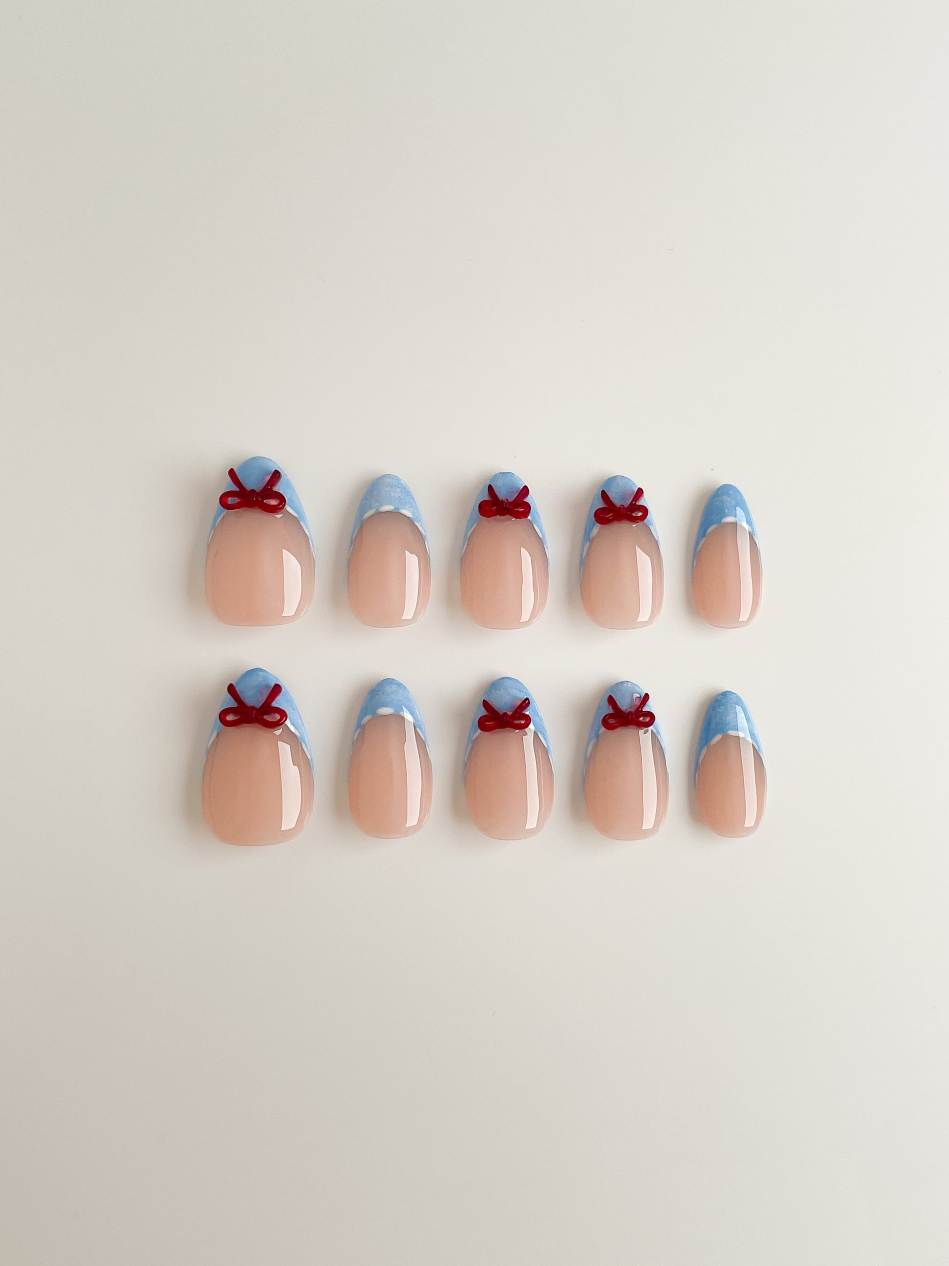 Cherry Bow Press-On Nägel – French Blue Tip Design