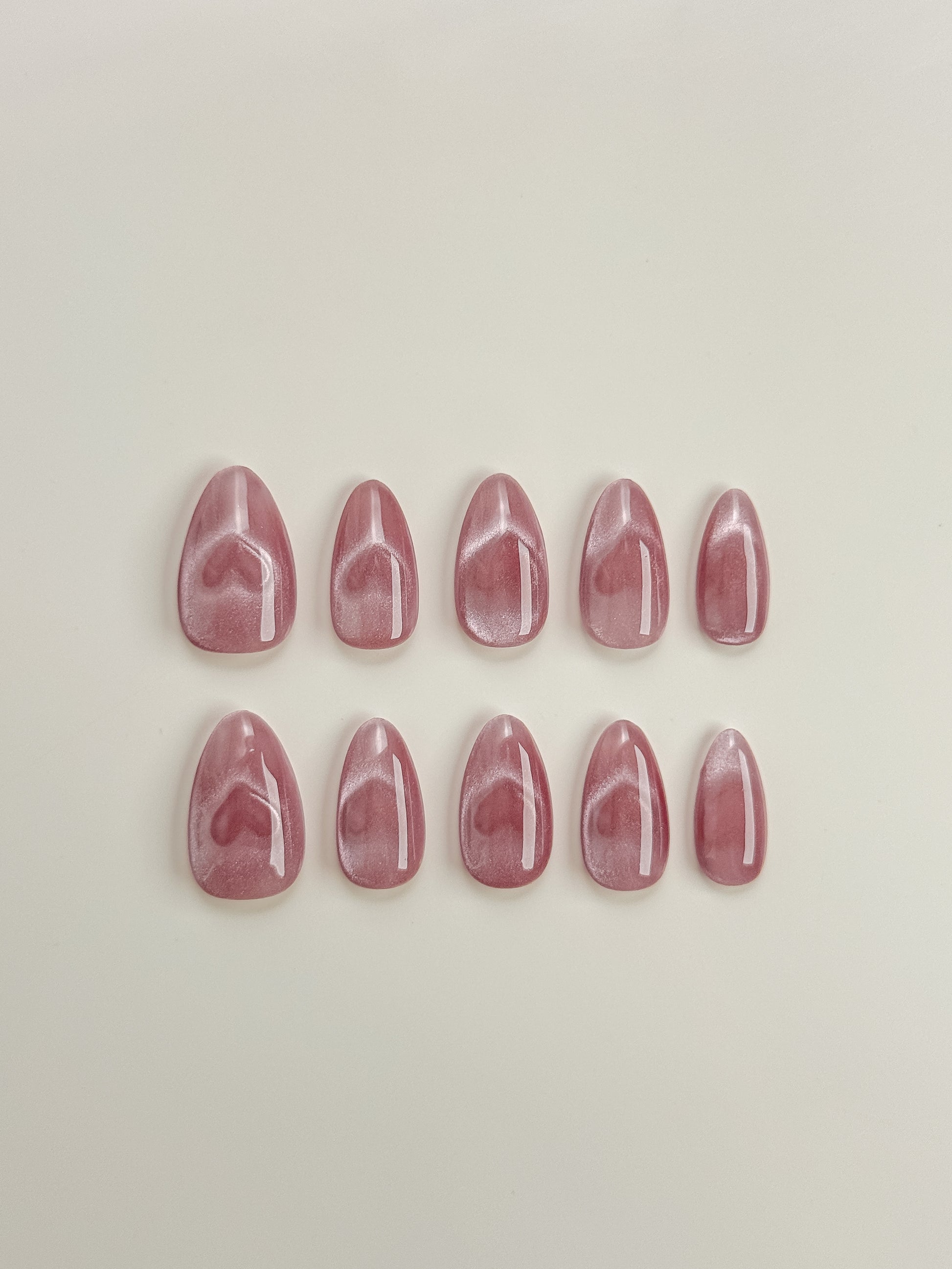 Love Glow Cat Eye Press-On Nägel – Magnetischer Glanz