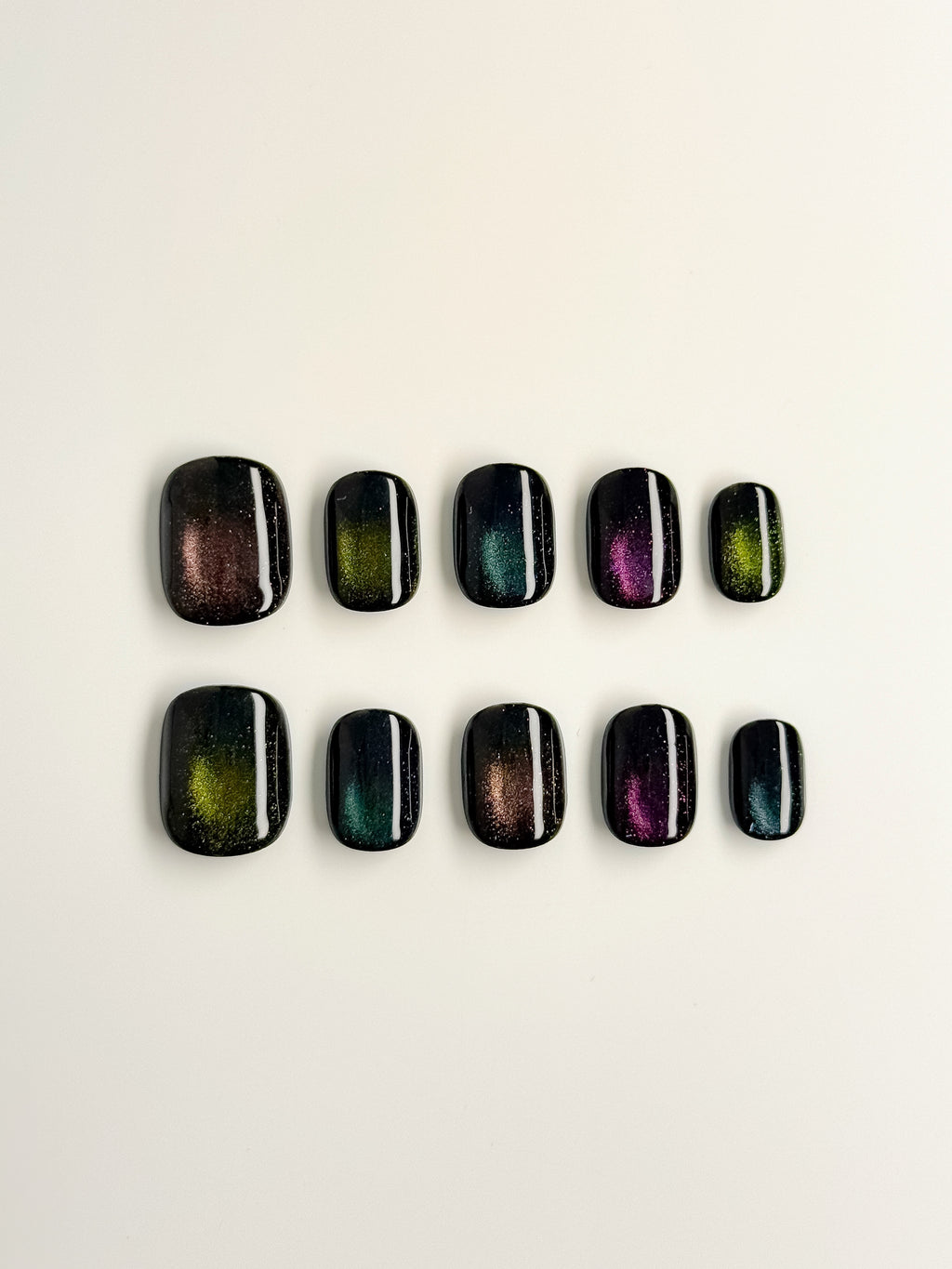 Galaxy Beam Press-On Nägel – Cosmic Cat Eye Glanz