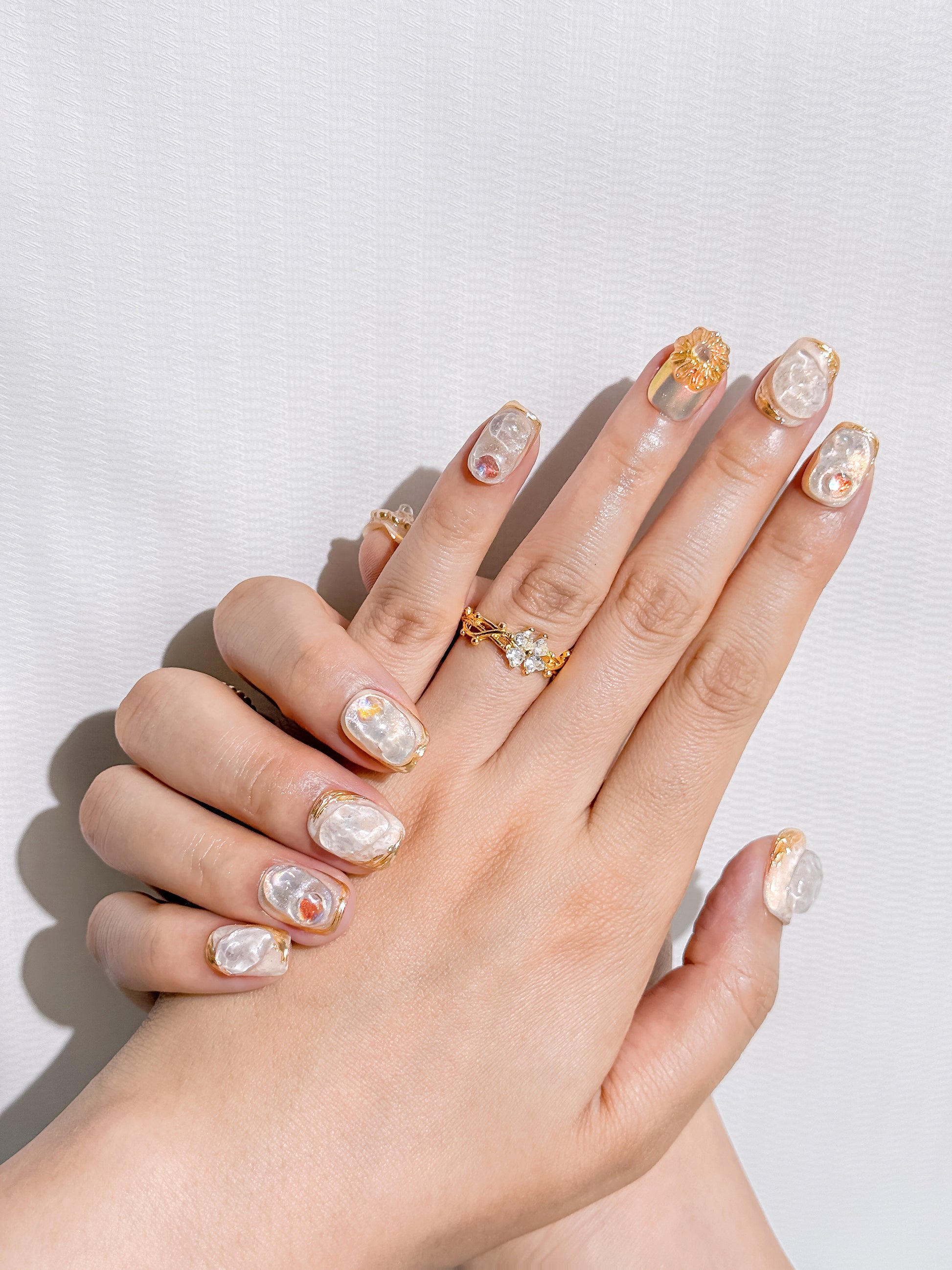 Crystal Bloom Press-On Nägel – Irisierend & Texturiert