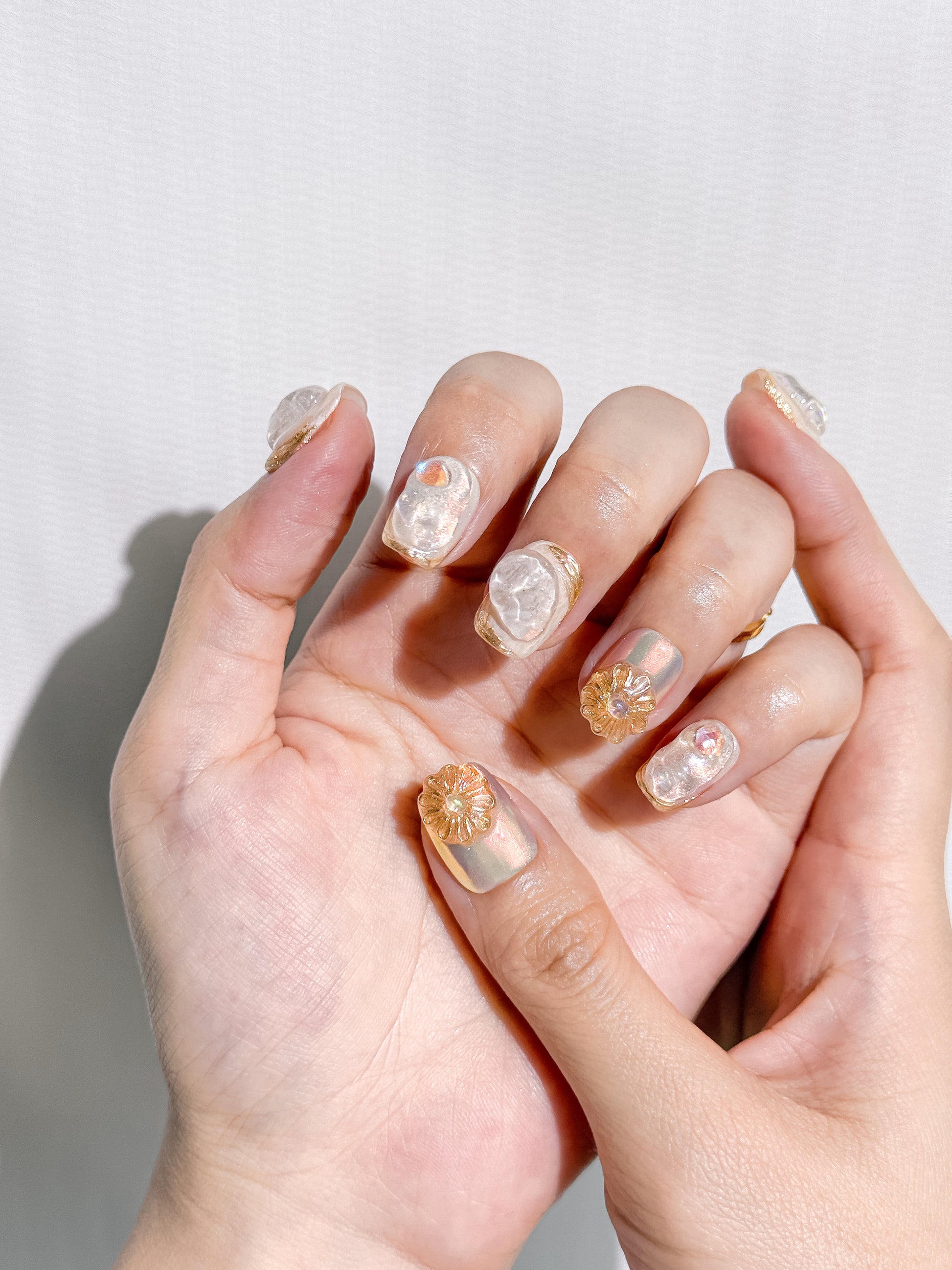 Crystal Bloom Press-On Nägel – Irisierend & Texturiert